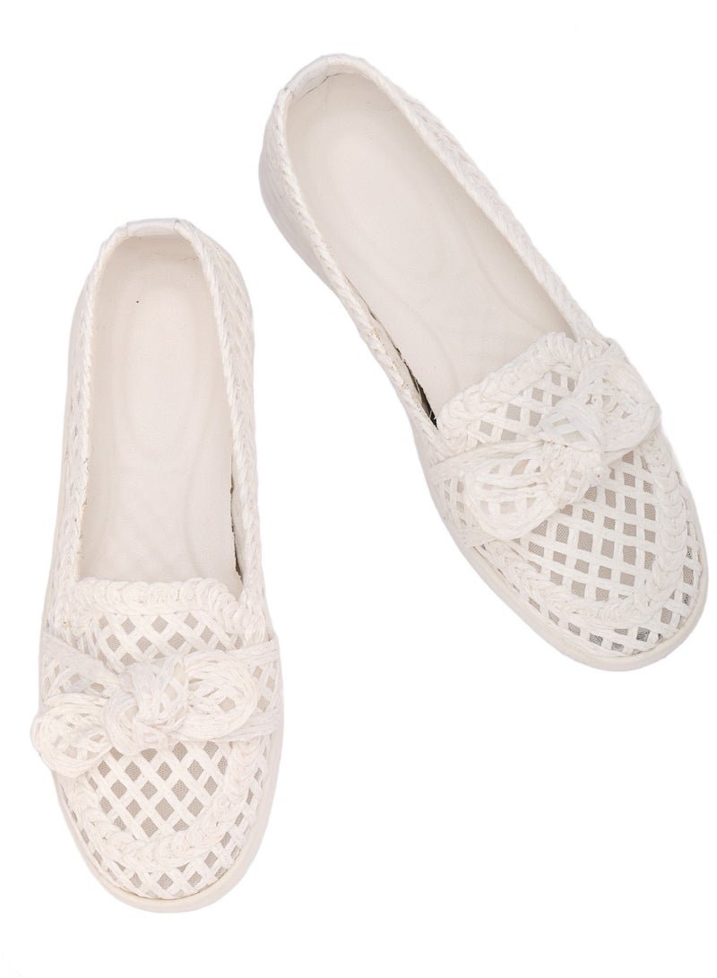 حذاء نسائي خفيف بنقشة شبكية وعقدة أمامية - مزيج مثالي من الراحة والأناقة - Image 3