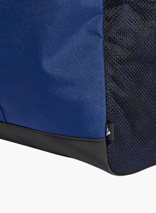 Adidas حقيبة دوفل بطباعة شعار للرجال - Image 5