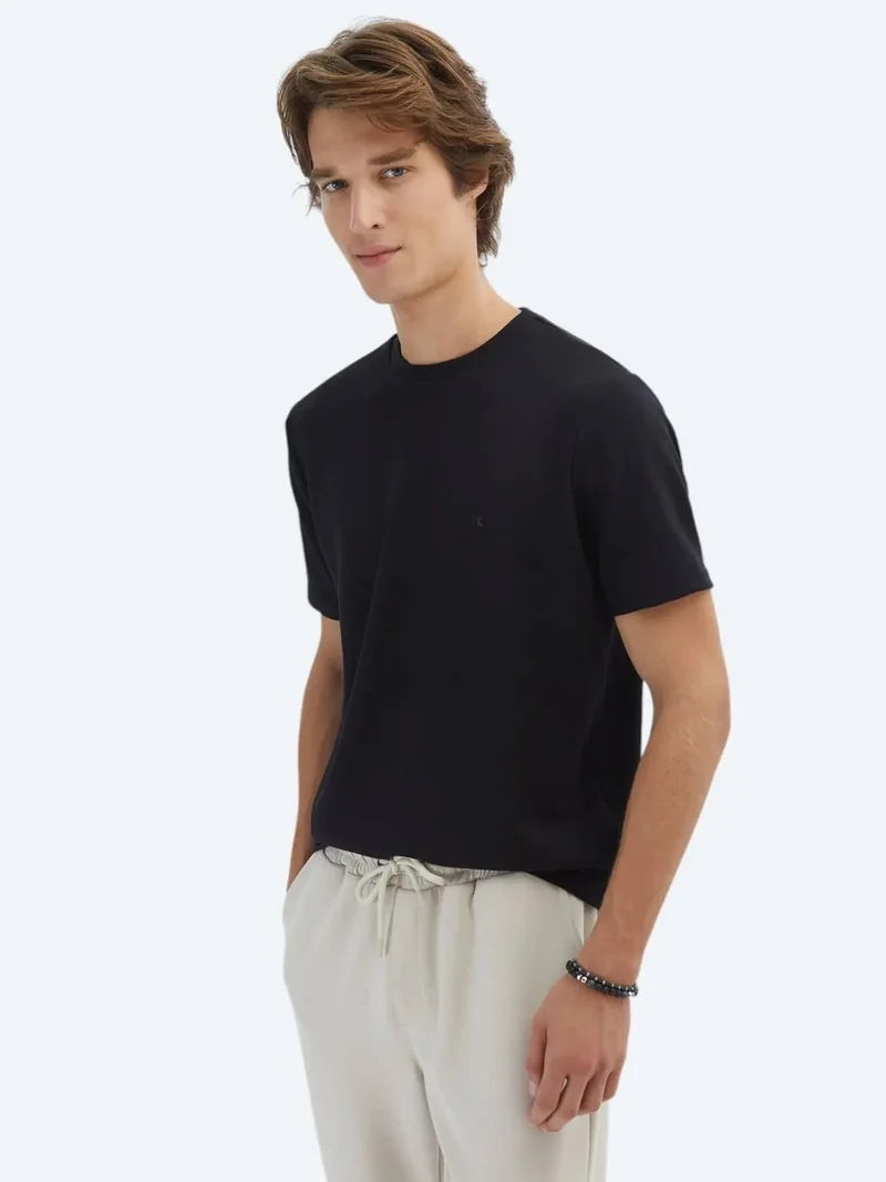 كيب تيشيرت أسود سادة برقبة دائرية