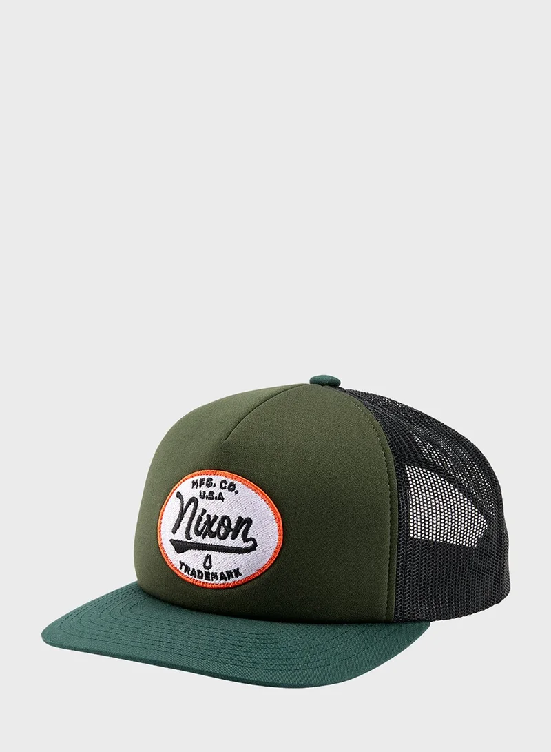 نيكسون Embroidered Logo Trucker Cap