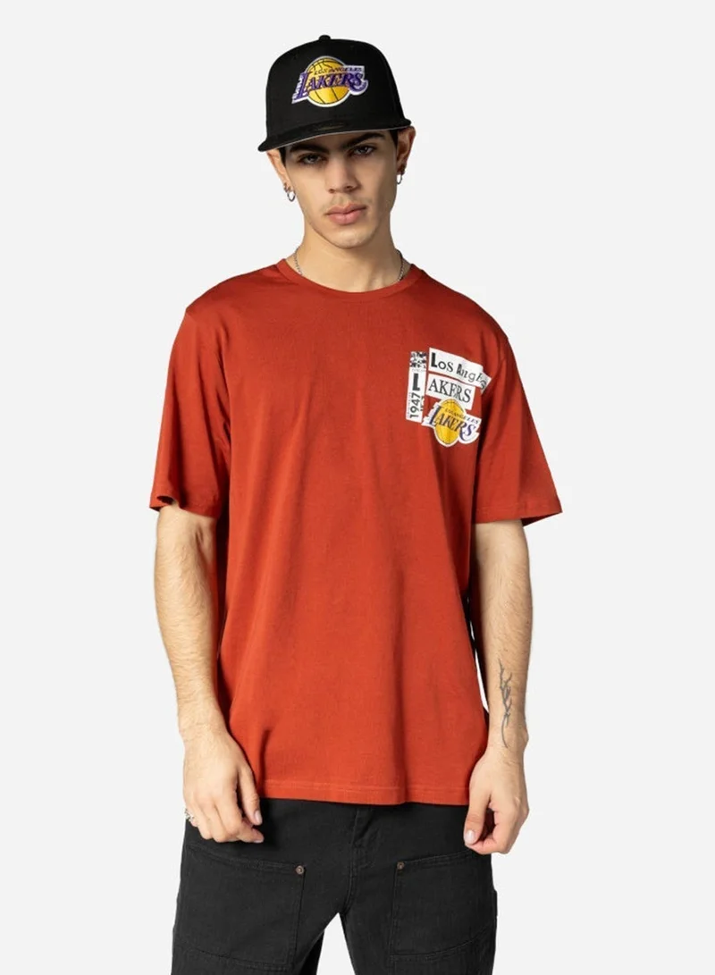 نيو ايرا تيشيرت مطبوع برسومات صحيفة لوس أنجلوس ليكرز