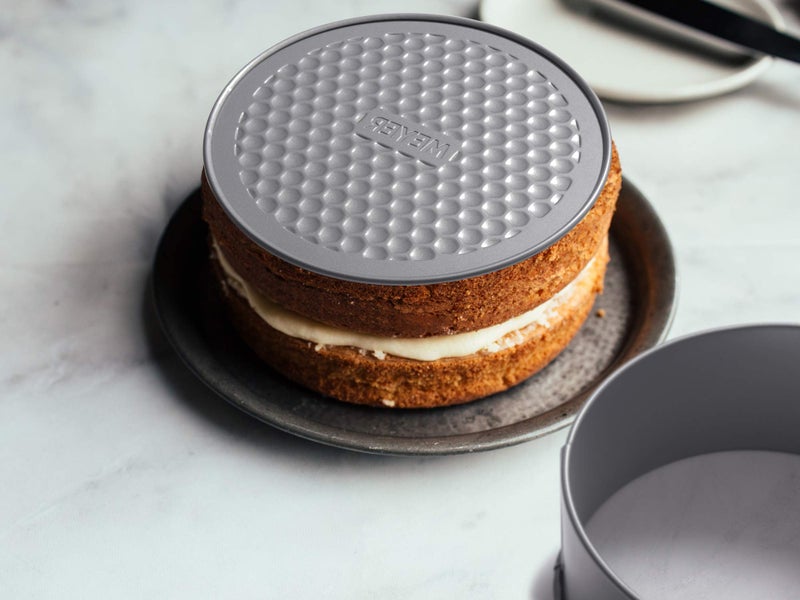 Meyer Bakemaster Non-Stick Bakeware Pan - Loose Base Cake Tin, 20cm - Image 2