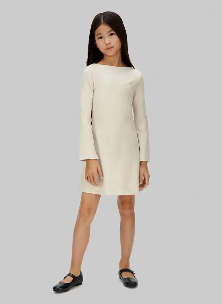 كالفن كلاين جينز فستان قصير بشعار الشباب