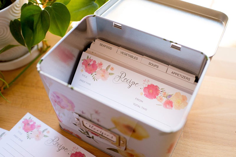 HEART & BERRY صندوق وصفات HEART & BERRY مع بطاقات وفواصل - يتضمن 24 بطاقة وصفة بحجم 4x6 و12 فاصل - مجموعة بطاقات وصفات وصندوق - متوافق مع بطاقات الفهرس القياسية بحجم 4 × 6 إنش - Image 4