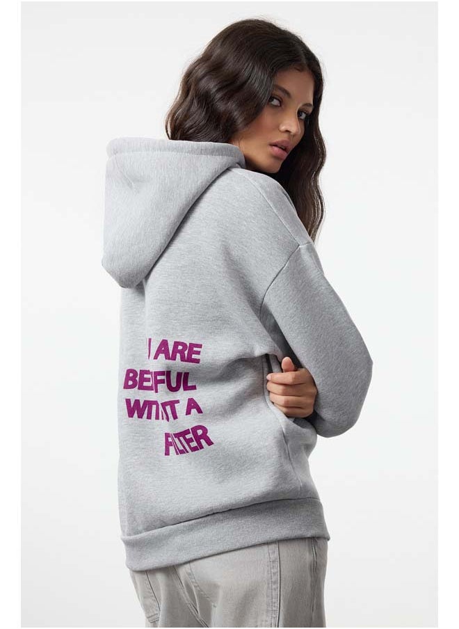 trendyol Gray Melange Thick Inside Fleece Back Printed Oversize/Wide Fit Knitted Sweatshirt TWOAW23SW00904  - Image 2