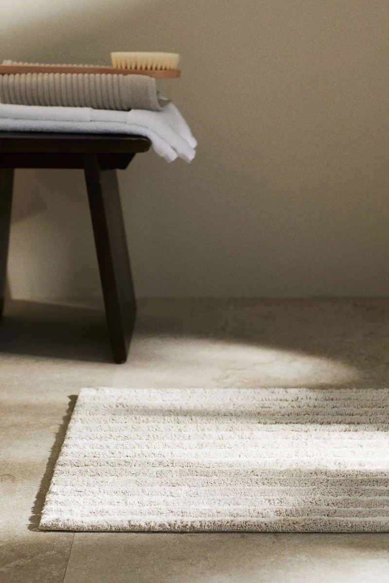 اتش اند ام Tufted cotton bath mat