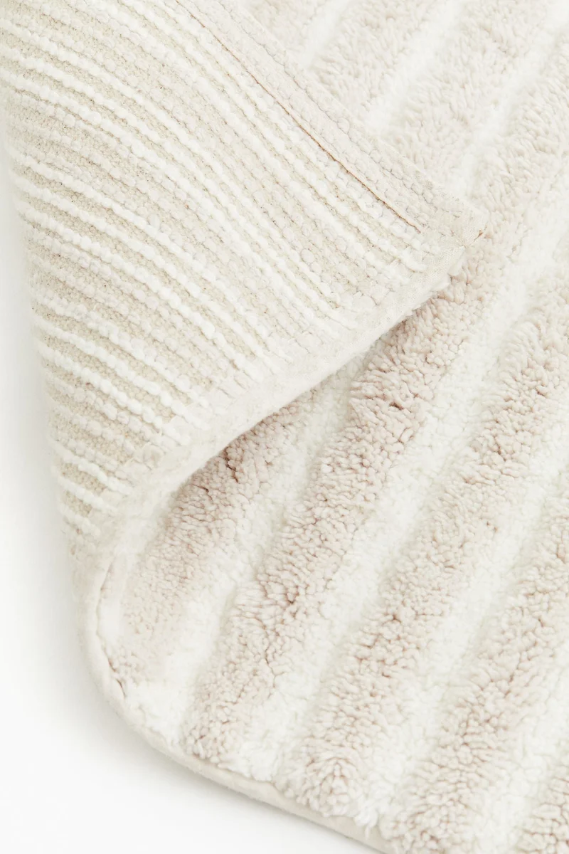 اتش اند ام Tufted cotton bath mat