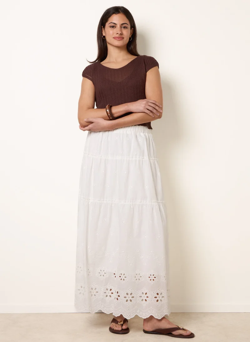 بلو فانيلا Crochet Detailed Maxi Skirt