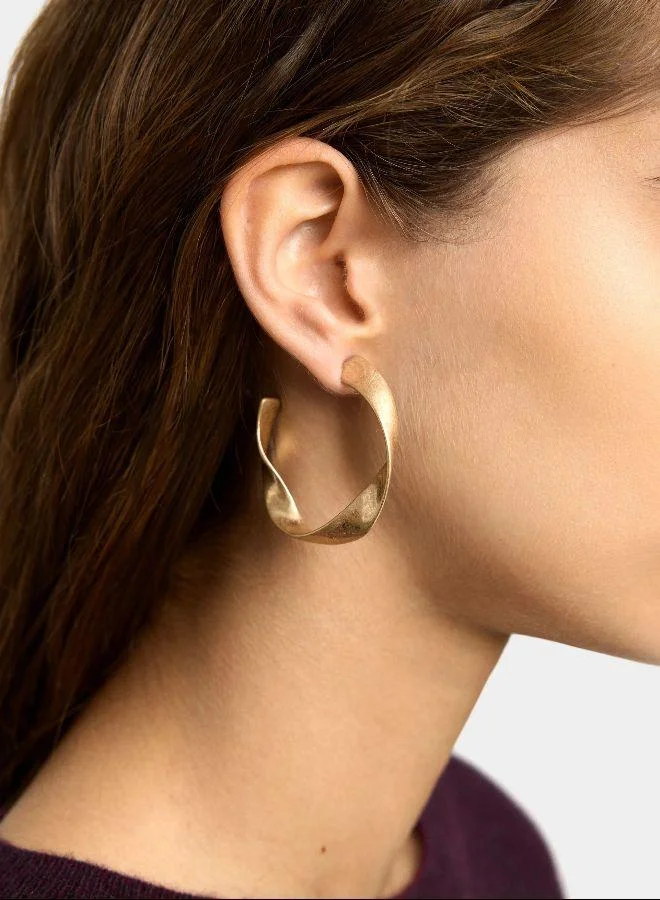 بارفوا أقراط دائرية متموجة مفتوحة ذهبية