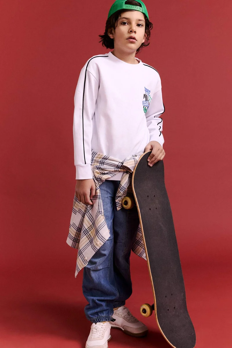 ديفاكتو Oversize Fit Printed Long Sleeve T-Shirt