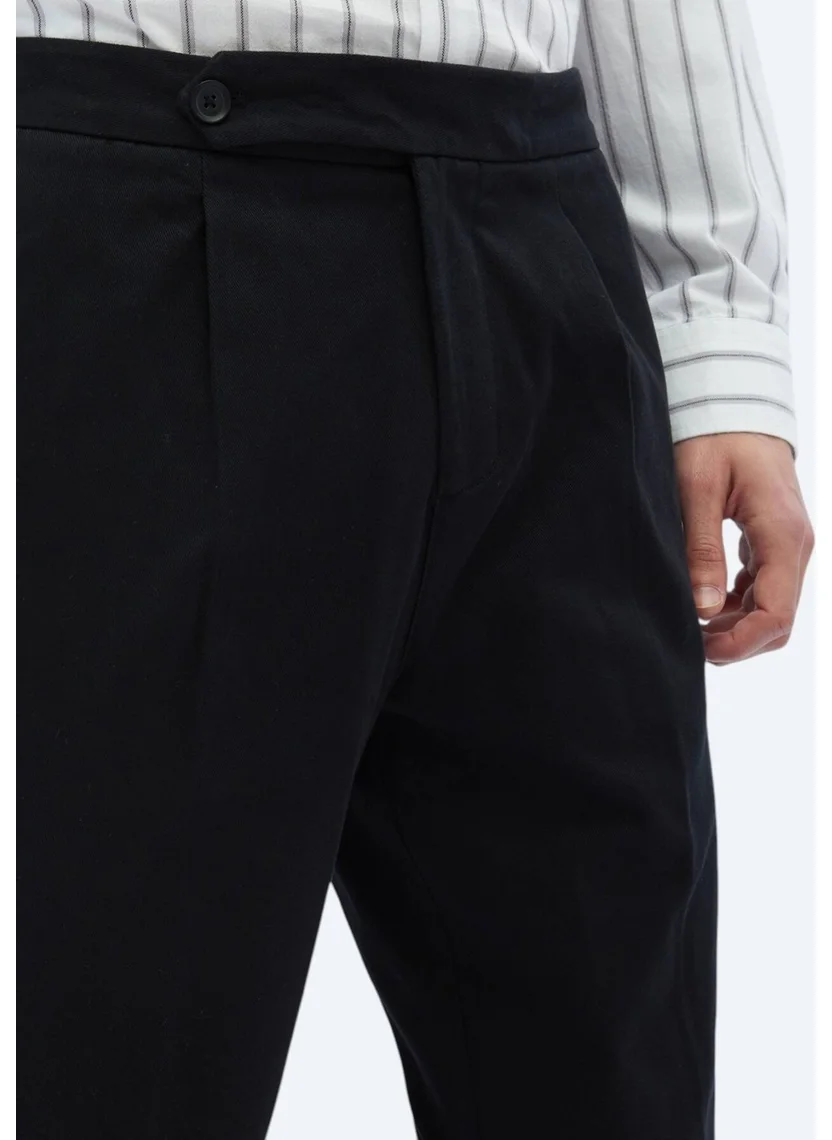 كيب Black Woven Carrot Fit Casual Cotton Blend Trousers