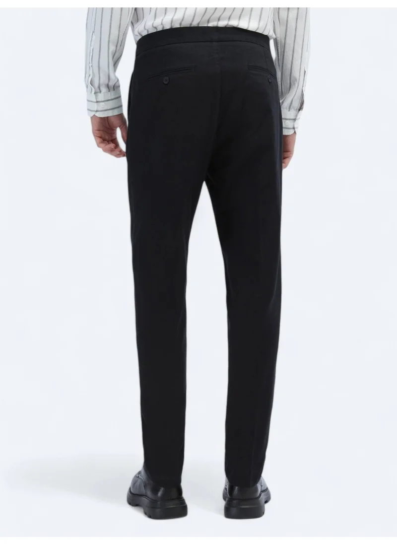 كيب Black Woven Carrot Fit Casual Cotton Blend Trousers