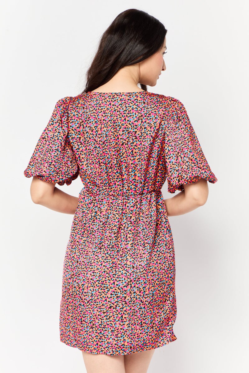 VERO MODA فستان ميني مطبوع بالكامل للنساء، متعدد الألوان - Image 2