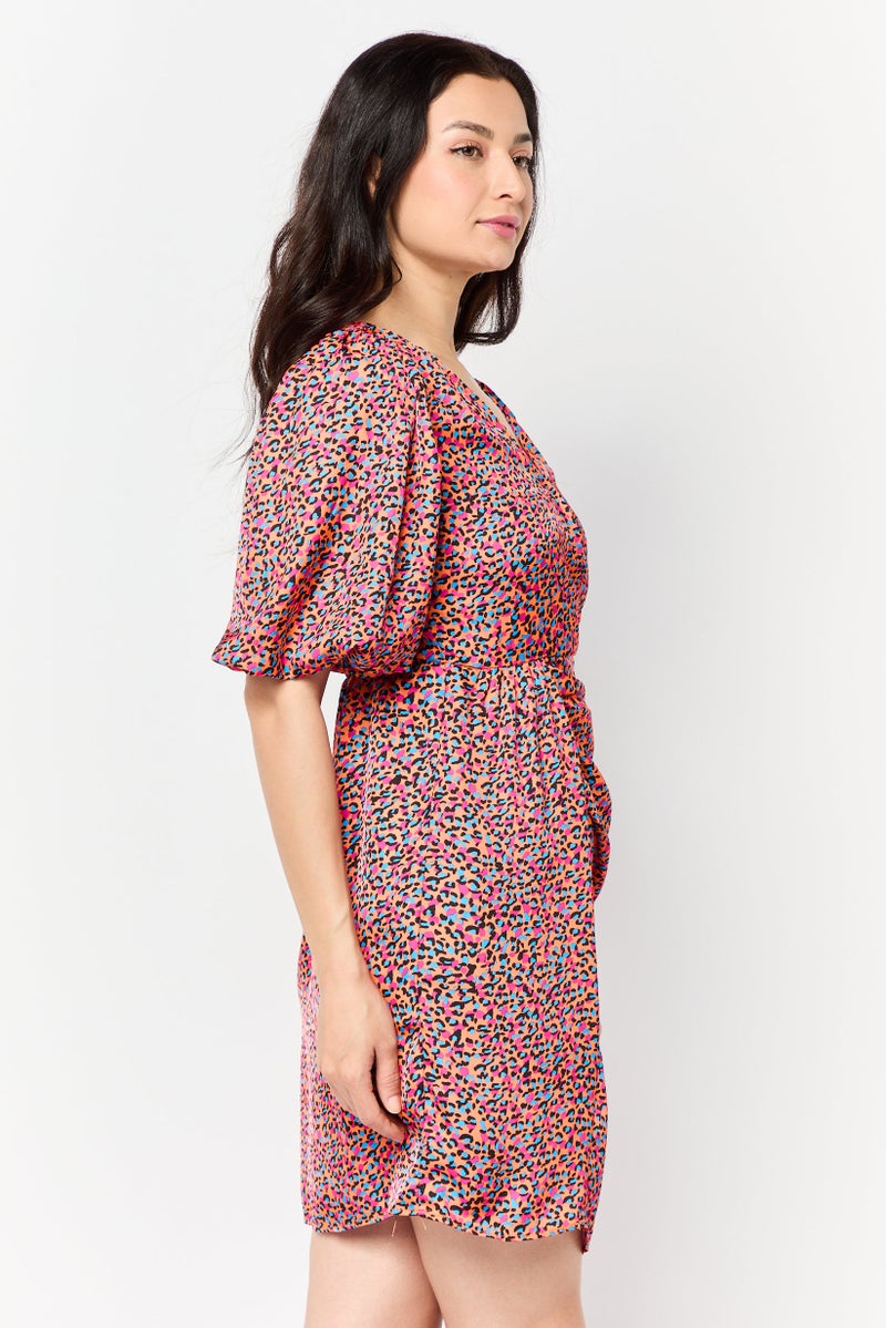 VERO MODA فستان ميني مطبوع بالكامل للنساء، متعدد الألوان - Image 3