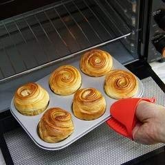 Perfect Pricee Bread loaf and Mitton Gloves - Image 4