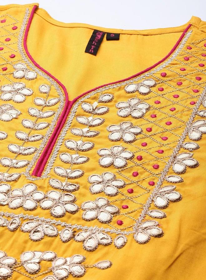 آي شين طقم كورتا مطرز من إيشين مع شالوار ودوباتا - Image 2