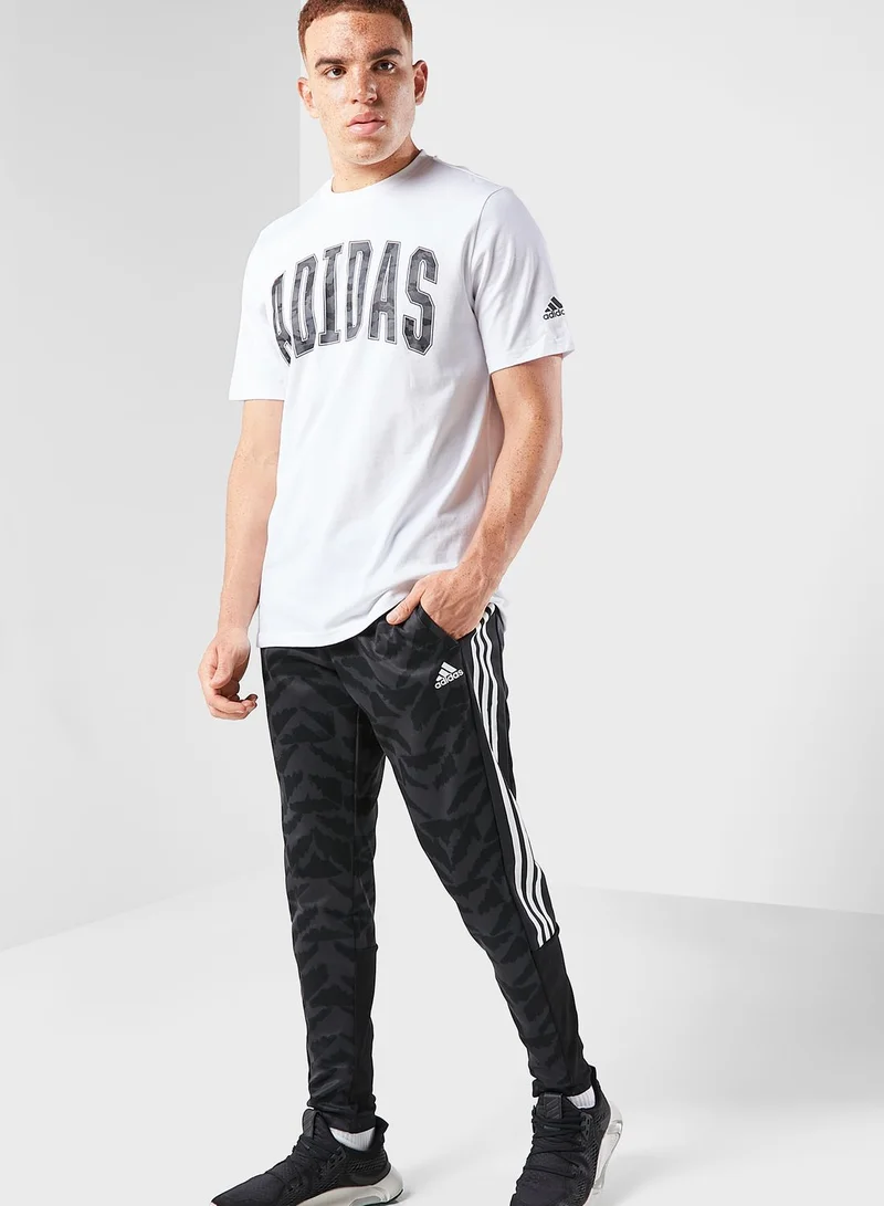 adidas تيشيرت بطبعة جرافيك