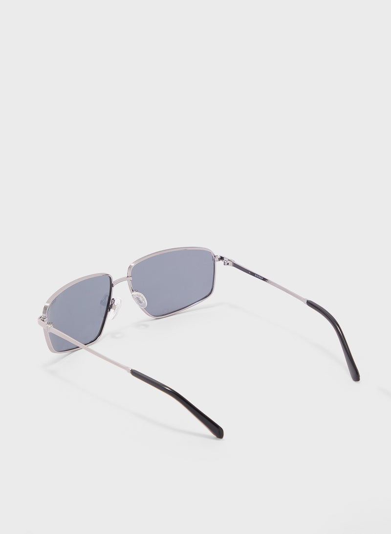 GUESS Uv Protected Shaped  Sunglasses - Image 3