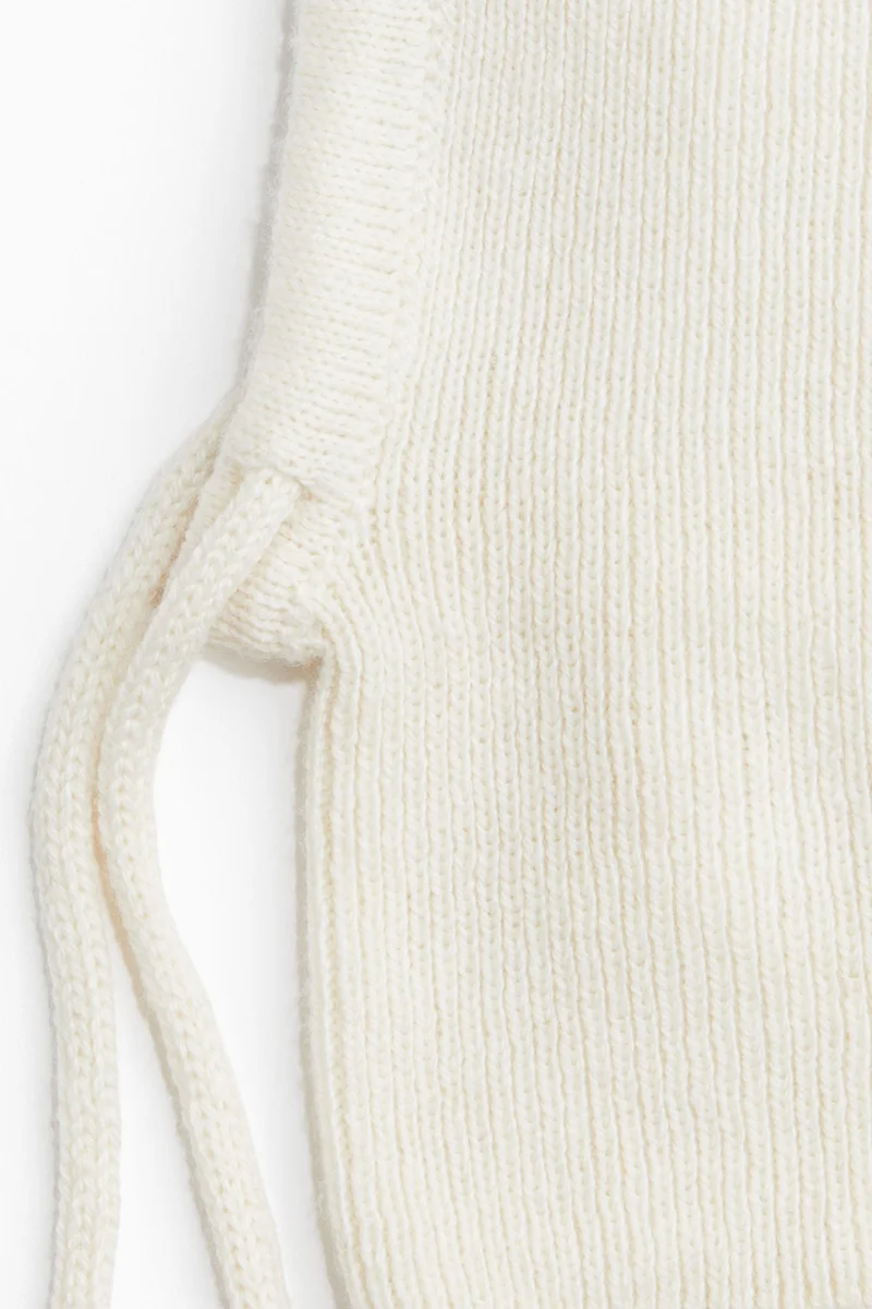 اتش اند ام قبعة بالاكلافا مضلعة