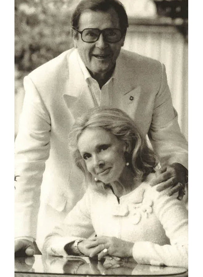 آخر رجل واقف (روجر مور) - Image 3