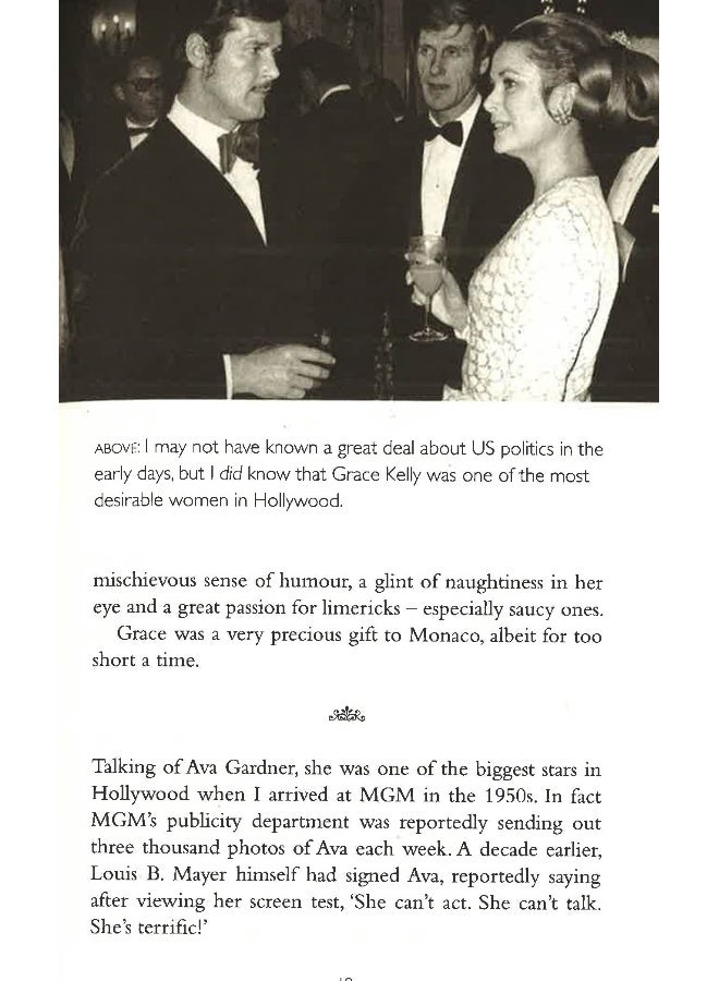 آخر رجل واقف (روجر مور) - Image 5