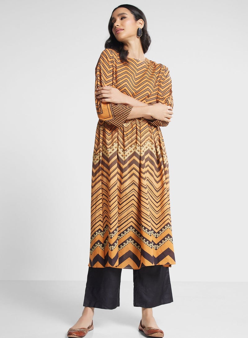 Nishat Linen Round Neck Pleated Kurti - Image 4