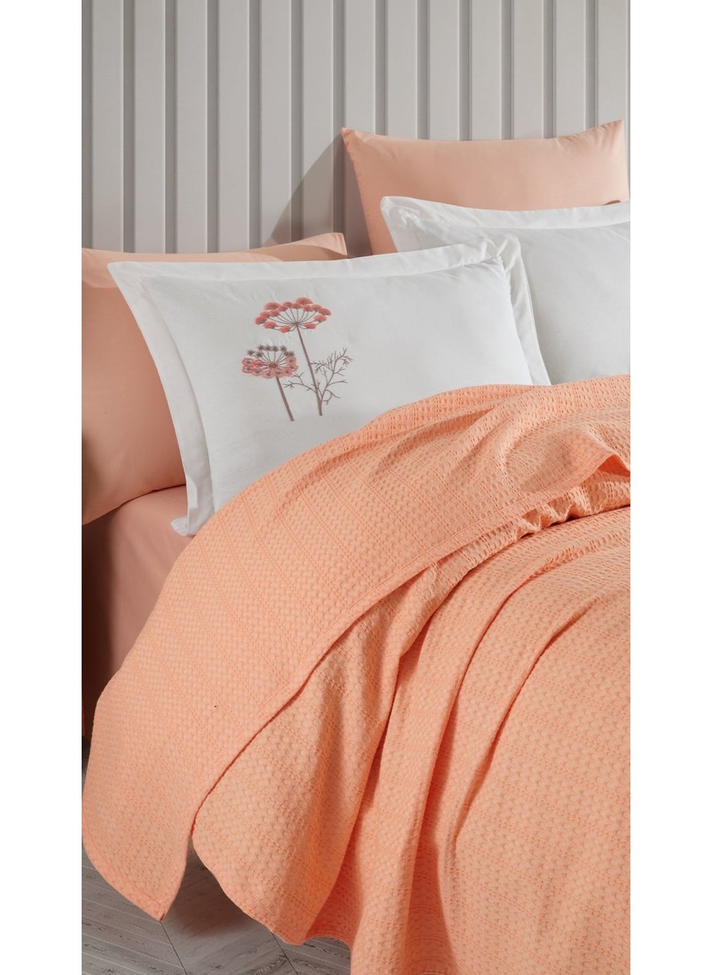 Norella Bedding Set 6 Pieces Peach - pzsku/Z2DB631FC3EAD30938CD7Z/45/_/1724656869/d7ae222d-b52e-4f94-93db-5dafee2a883c