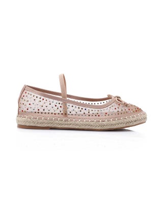 Prominent Pattern Flat Shoes - Buff Beige
