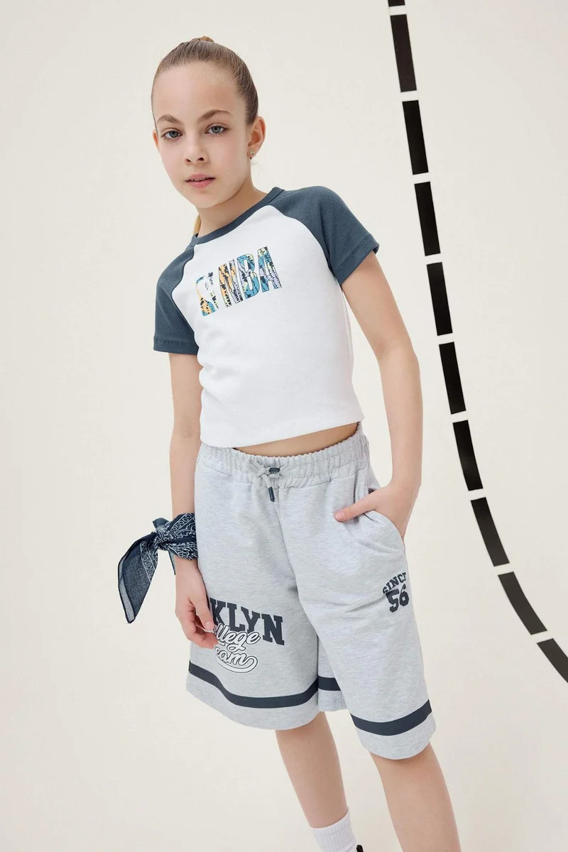 ديفاكتو Girl Elastic Waist Printed Shorts