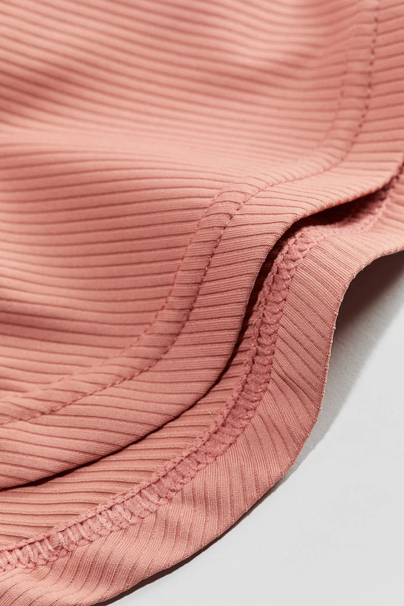 اتش اند ام قبعة شمسية بحماية  +