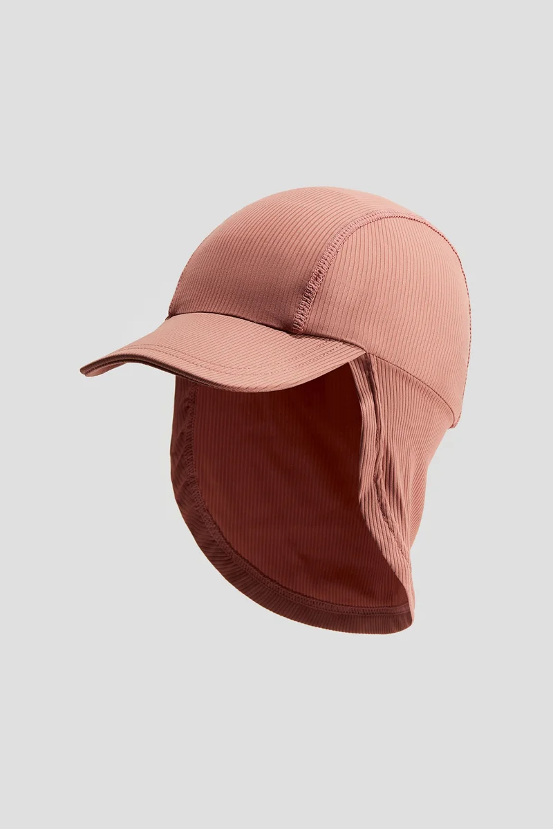 اتش اند ام قبعة شمسية بحماية  +