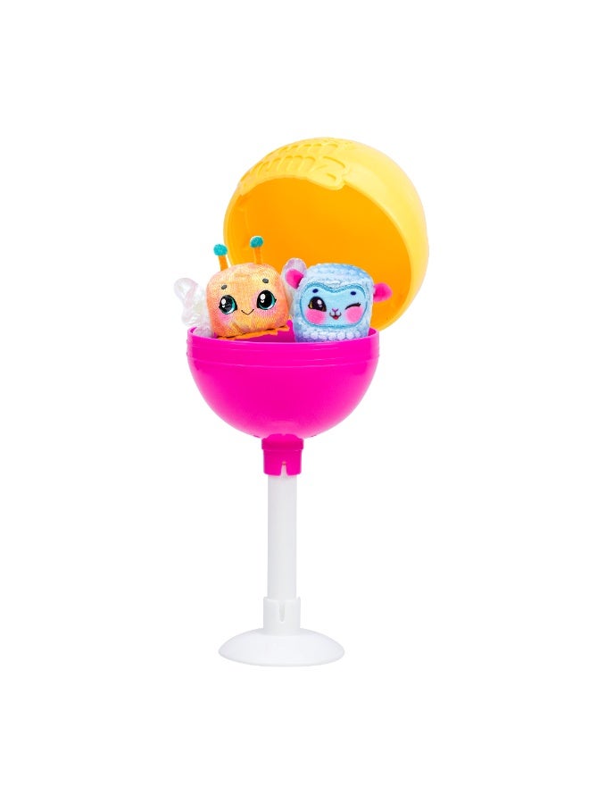Cookeez Makery كوكيز ميكري يوم يومز السلسلة 3 عبوة مفاجأة 2 في 1 – دمية صغيرة محشوة، قطعة واحدة بتصاميم وألوان متنوعة (قد يختلف الشكل واللون)، تُباع كل قطعة على حدة | دمية قابلة للجمع | لعبة ناعمة | حيوان أليف مفاجئ | دمية محشوة معطرة | هدية للأطفال والكبار - Image 2