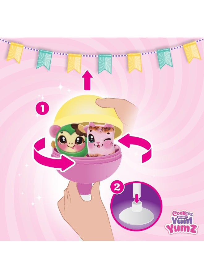 Cookeez Makery كوكيز ميكري يوم يومز السلسلة 3 عبوة مفاجأة 2 في 1 – دمية صغيرة محشوة، قطعة واحدة بتصاميم وألوان متنوعة (قد يختلف الشكل واللون)، تُباع كل قطعة على حدة | دمية قابلة للجمع | لعبة ناعمة | حيوان أليف مفاجئ | دمية محشوة معطرة | هدية للأطفال والكبار - Image 4
