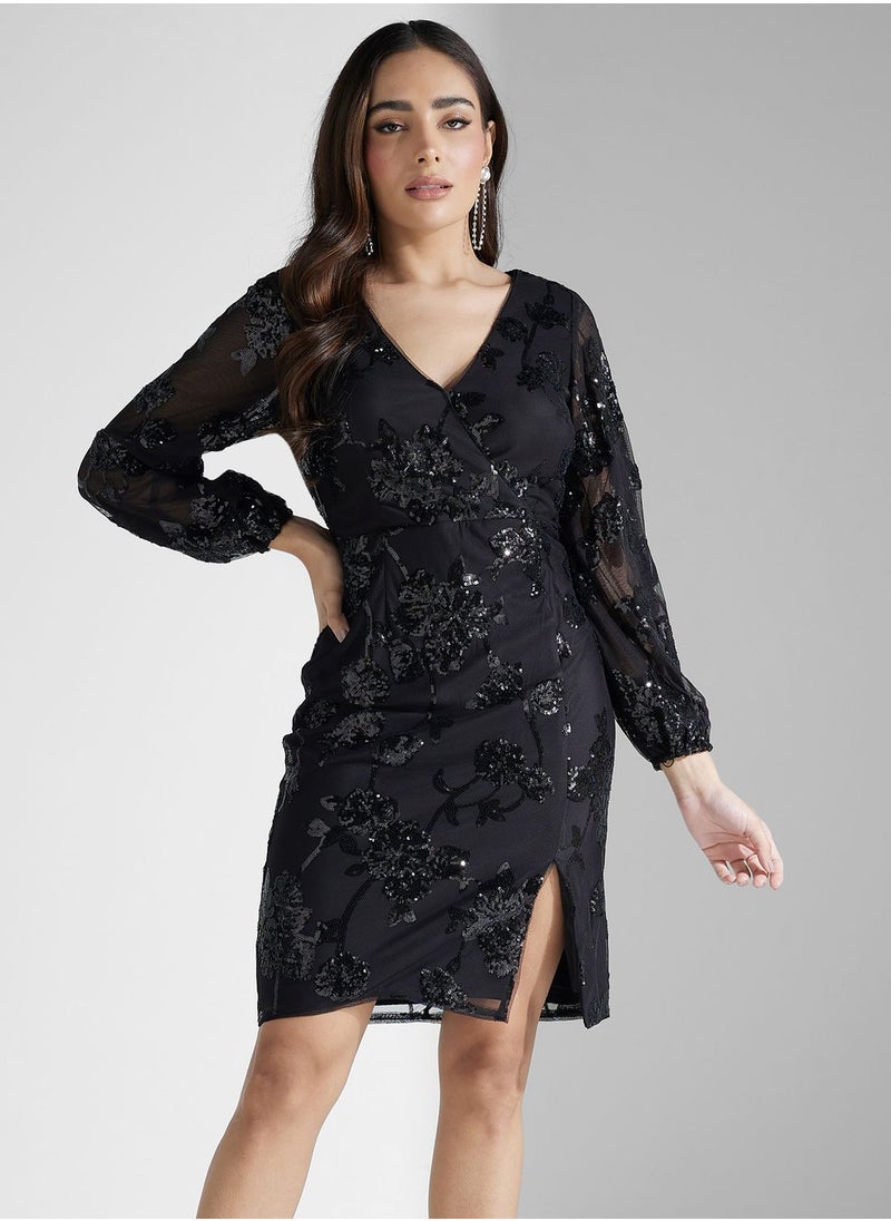 V-Neck Lace Detail Dress - pzsku/Z2DC5BC1E7EAA6CA181C1Z/45/_/1716274915/eb02a5f8-3fb8-4d4f-91b3-47f9711b9354