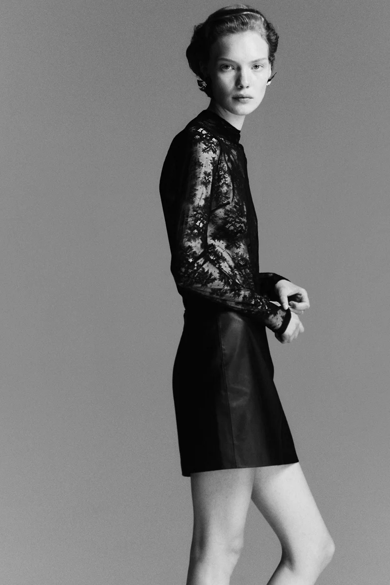 اتش اند ام تنورة ميني