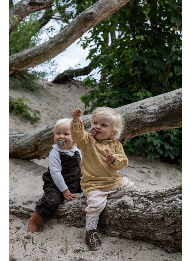 بيبس لهايات BIBS - مجموعة فاخرة | لهاية أطفال خالية من مادة BPA | صُنعت في الدنمارك | طقم من لهايتين فاخرتين بلون الفانيليا/البلوط الداكن | مقاس من ٦ إلى ١٨ شهرًا - Image 4