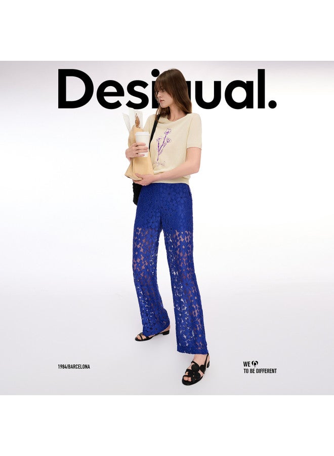 DESIGUAL تي شيرت نسائي بتصميم تطريز زهور بألوان متباينة - مجموعة ربيع/صيف 2025 - Image 3
