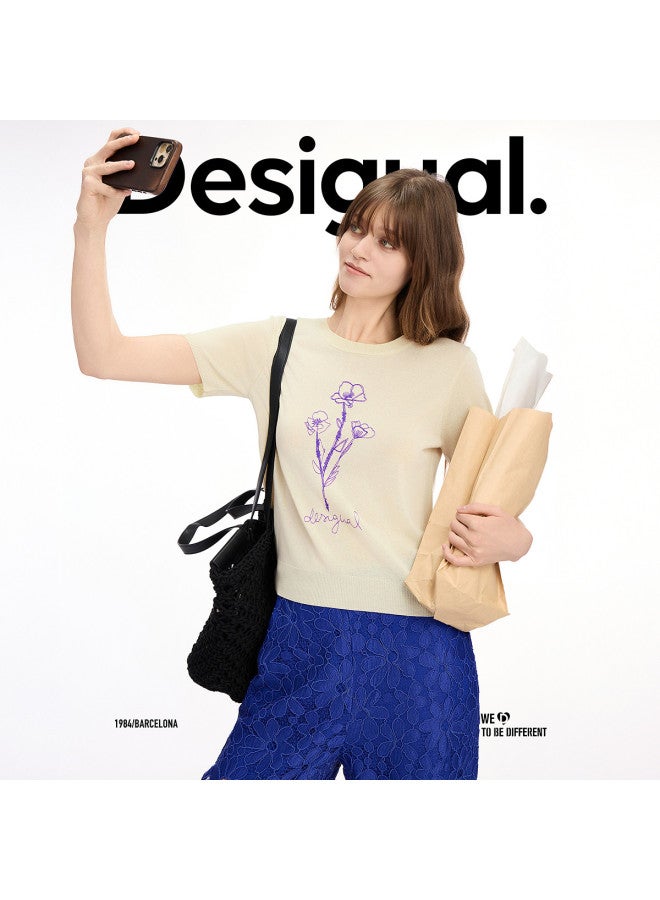 DESIGUAL تي شيرت نسائي بتصميم تطريز زهور بألوان متباينة - مجموعة ربيع/صيف 2025 - Image 4