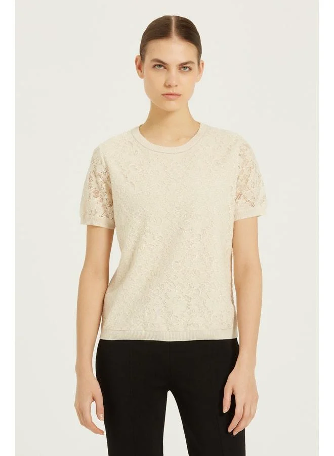 Mısırlı 1951 Beige Lace-Detail Short Sleeve Blouse.