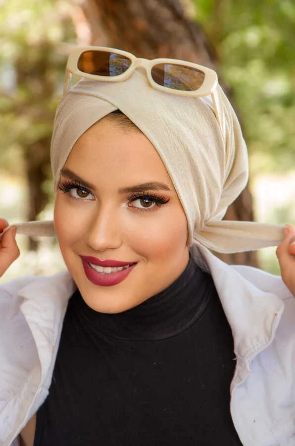 Aişe Tesettür Aisha Hijab Ecru Sparkly Cross Bonnet