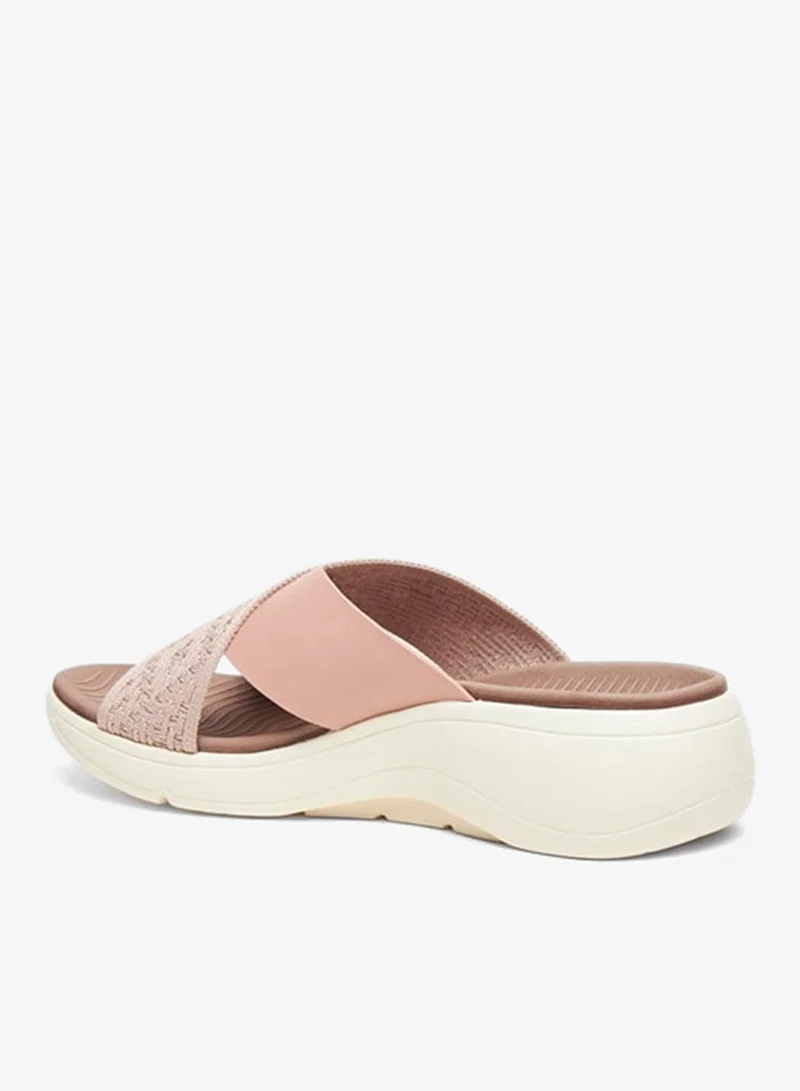 لو كونفورت صنادل نسائية منزلقة بنقوش متقاطعة