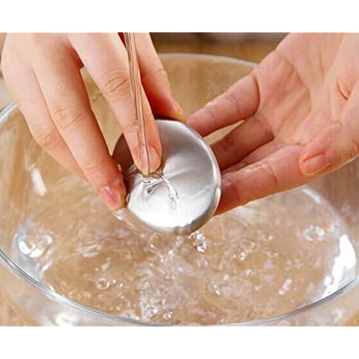 Say goodbye to the smell of onions, garlic, and fish. Just rub it in your hand under water... the smell disappears in seconds. One piece. - Image 3