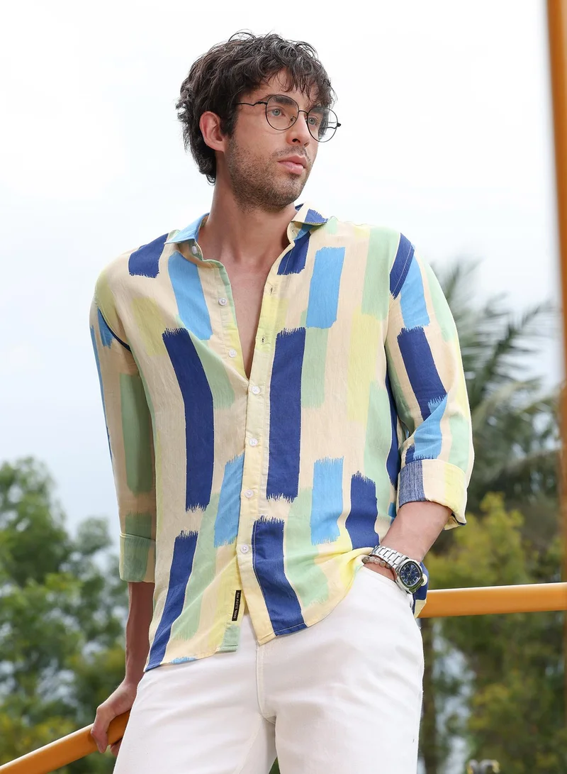 كامبوس سوترا قميص رجالي بطبعة خطوط ملونة بياقة عريضة وأكمام طويلة بأزرار وحافة منحنية وطبعة تجريدية من نسيج منسوج للاستخدام اليومي والكاجوال باللون الأزرق السماوي والبيج المائل للصفرة