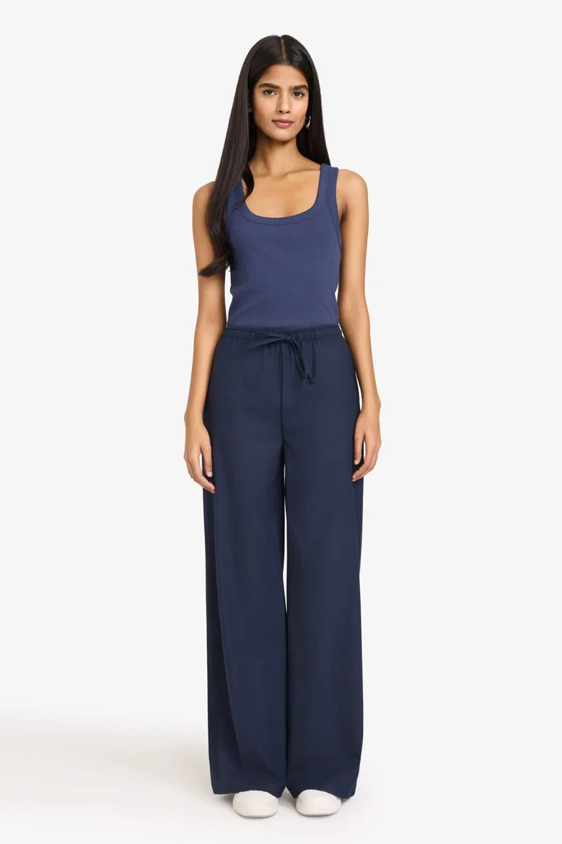ديفاكتو Slim Fit Camisole U Collar Tank Top