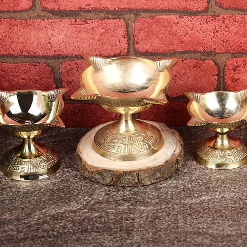 DOKCHAN 4 Face Brass Diya for Mandir, Diwali Festival Oil lamp Diya for Daily/Diwali Pooja - Size 6cm (Pack of 1) - Image 1