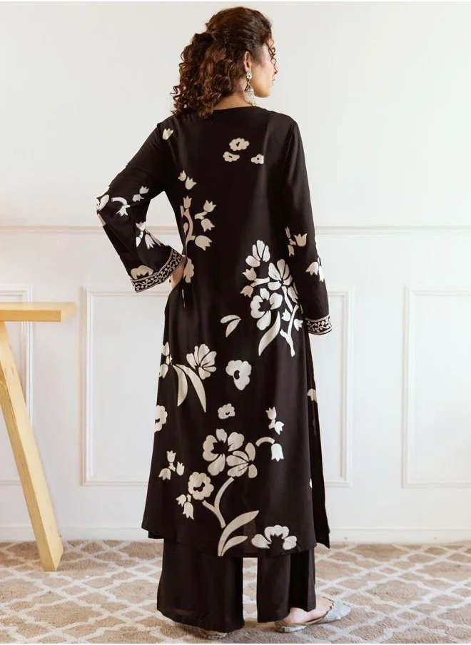 آي شين Tunic Women Black Rayon Kurta Set with Embroidered pattern Tunic and Palazzo features a Round neckline and Three-Fourth Sleeve secured with Elastic closure and styled in Straight Fit ideal for Festive moments — perfect for fashion-forward occasions.