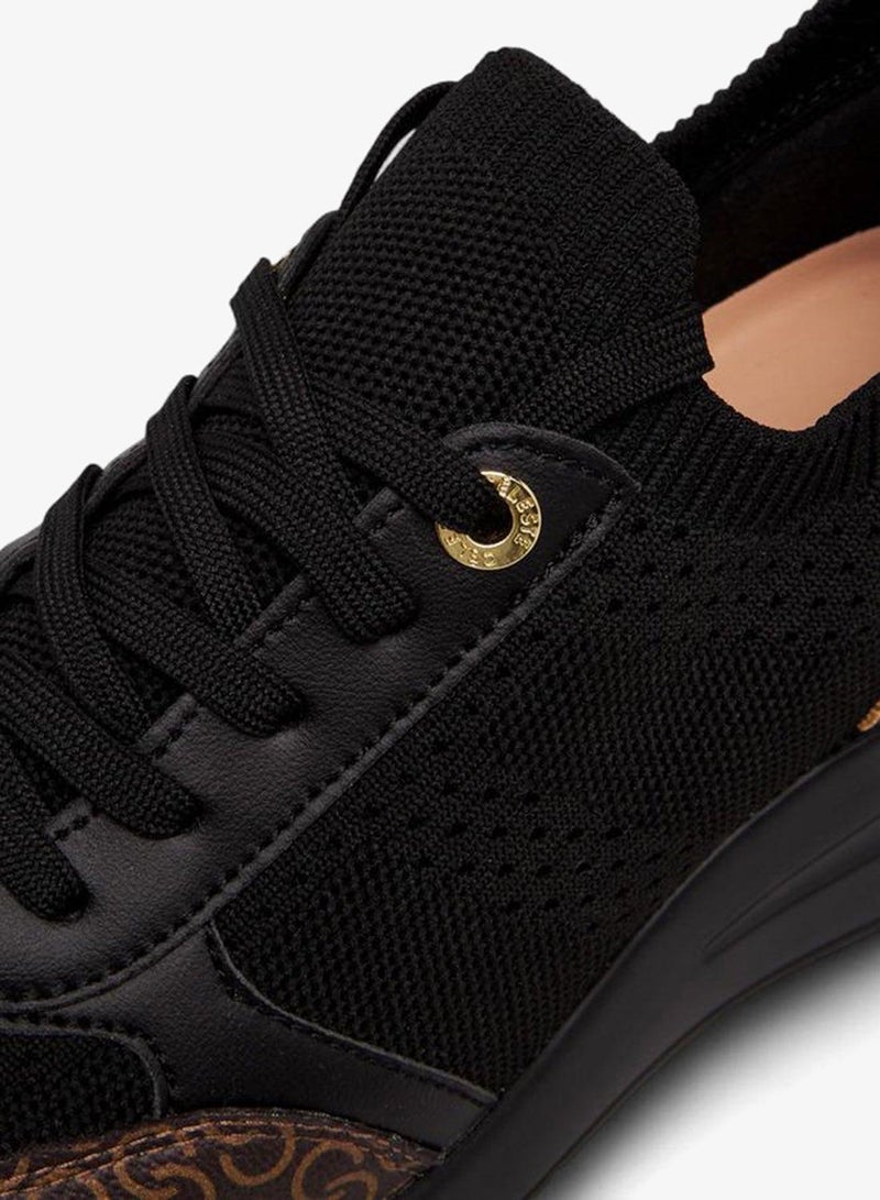 سيليست حذاء رياضي نسائي بكعب إسفين وطبعات شعار وحزام ربط - Image 4