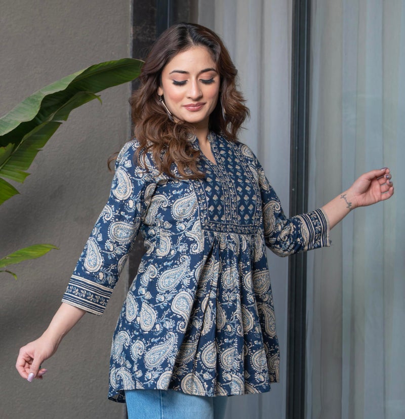 Arayna Women's Pure Cotton Paisley Printed Tunic Top – Comfortable Everyday Wear - Midnight Blue, X-Large - Image 3