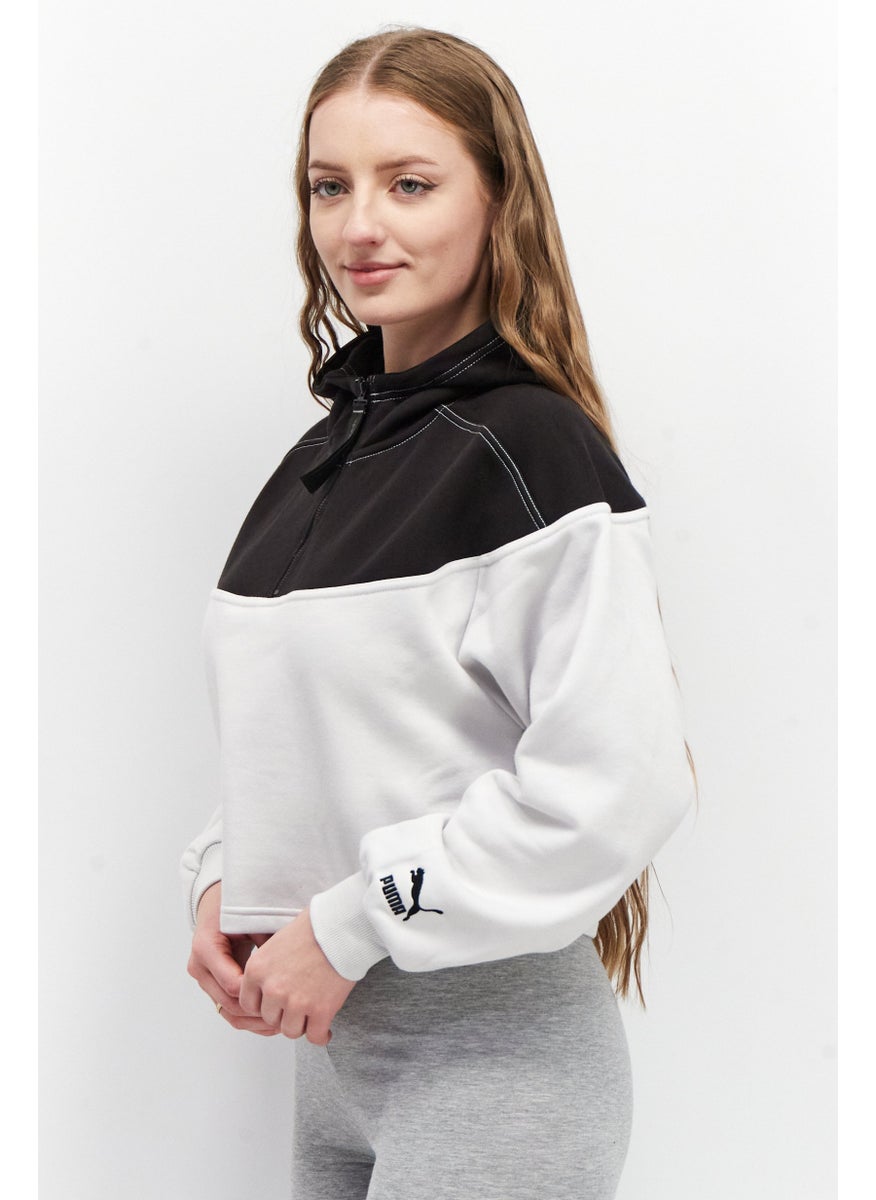 PUMA Women Sportswear Fit Long Sleeve Training Crop Hooded, Black  - Image 2