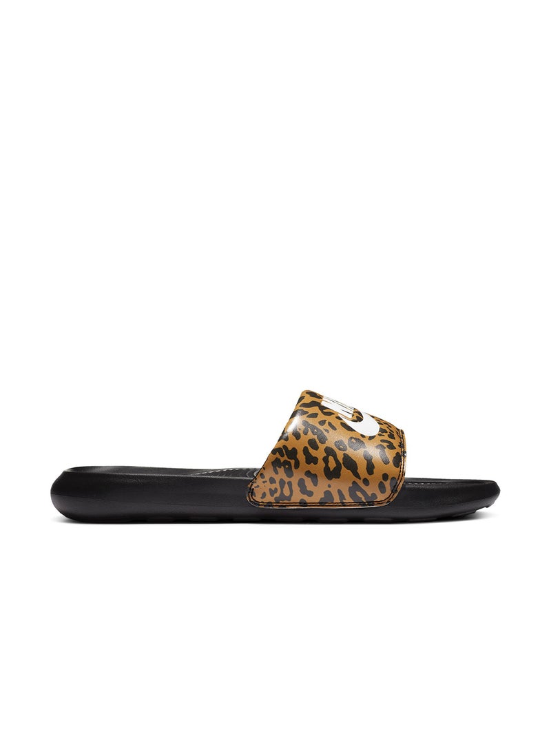 Nike VICTORI ONE SLIDE PRINT - Image 1